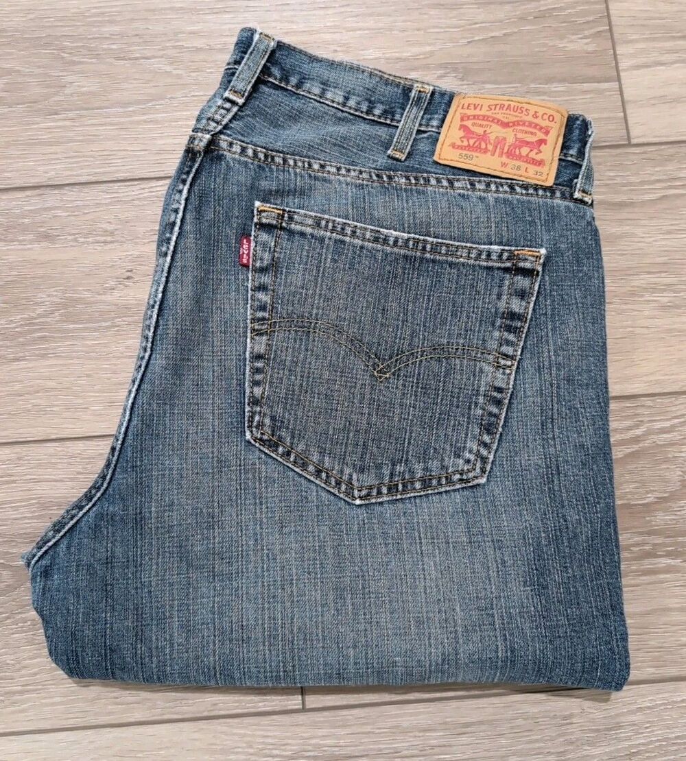 LEVI'S 559 RELAXED LOOSE STRAIGHT MEN'S SIZE 38 x 32  BLUE JEANS MEDIUM WASH